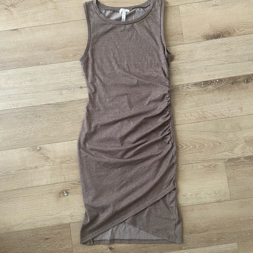 Leith dress size small